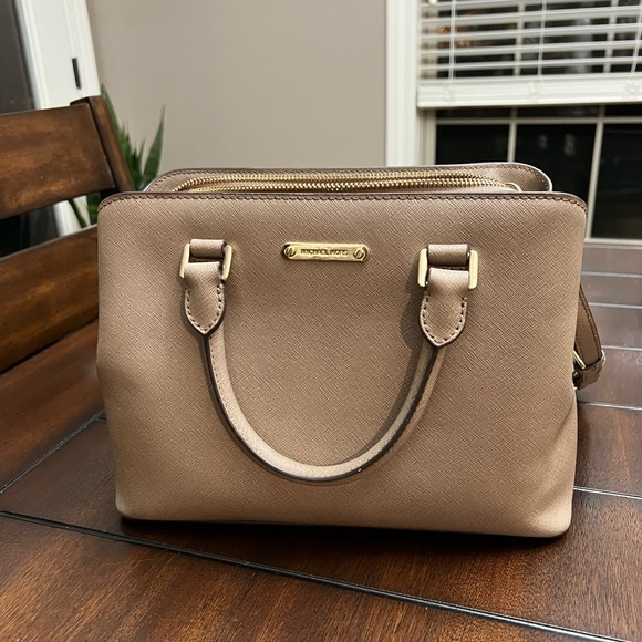 Khaki Michael Kors crossbody handbag - Picture 2 of 6